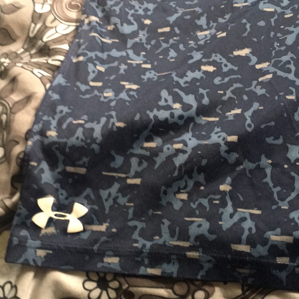 Boys youth L under Armour athletic shorts